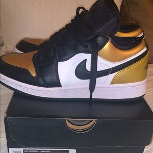 Jordan 1 Low Gold Toe